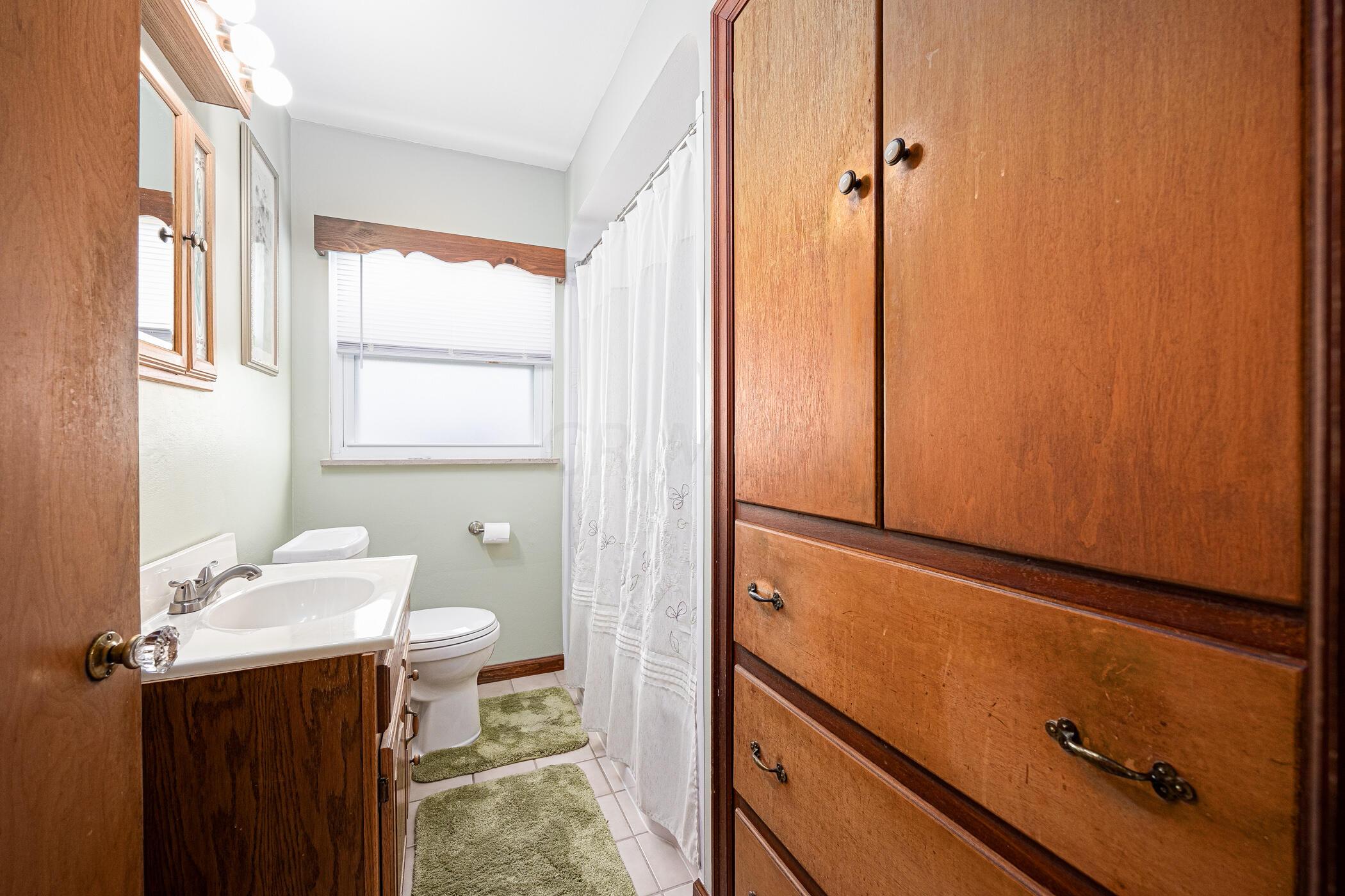 1558 Demorest Road Columbus, OH 43228 - Photo 29 of 44 1558 Demorest Rd 051