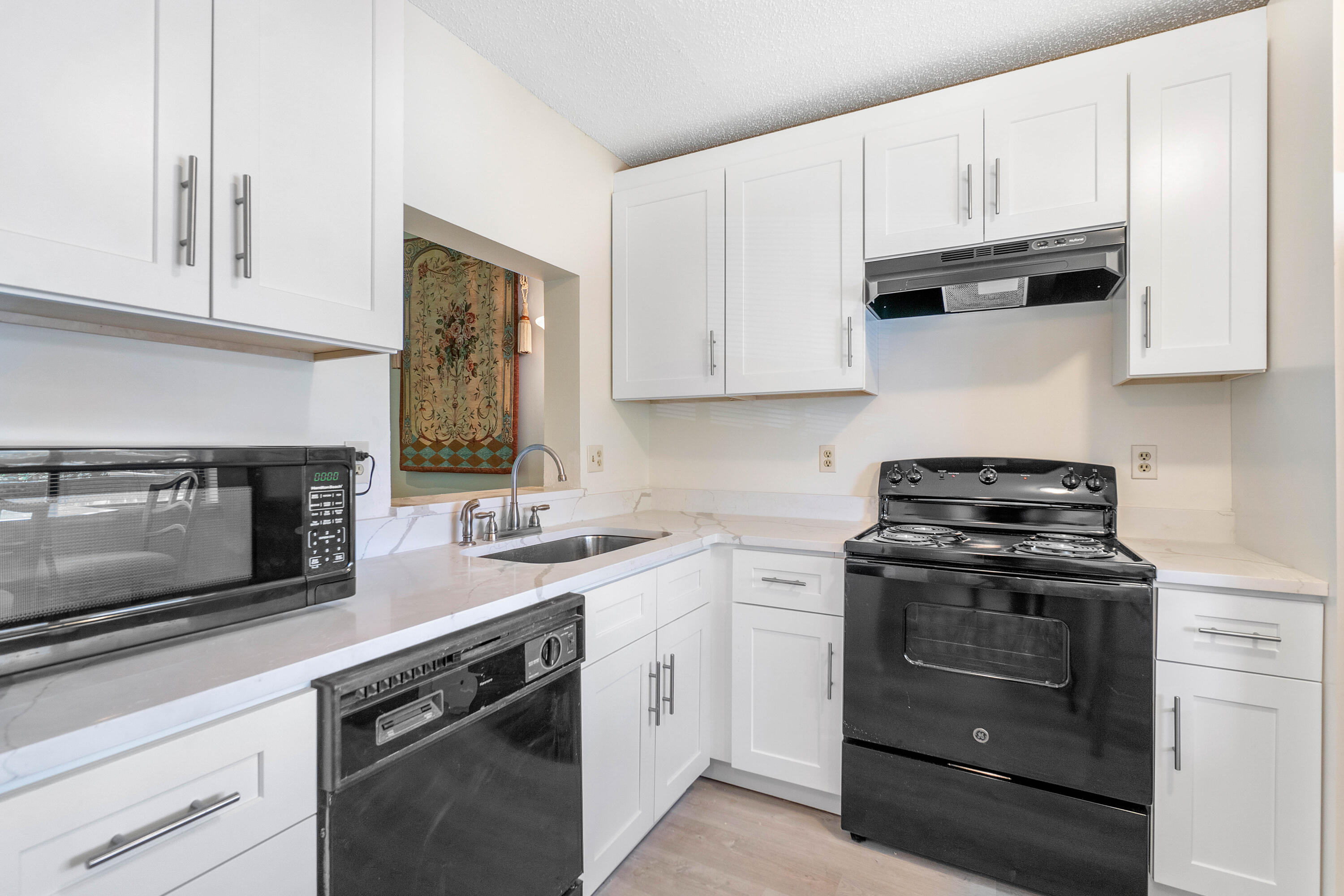 6660 Somerset Drive, Unit 207 Boca Raton, FL 33433 - Photo 8 of 22 008-6660SomersetDrive-BocaRaton-FL-33433