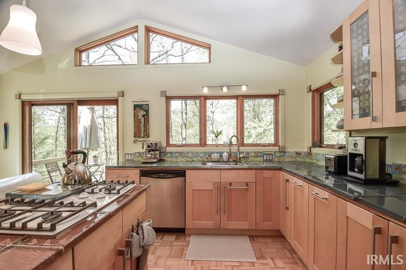 6560 North Viking Ridge Road Bloomington, IN 47408 - Photo 8 of 36 Gallery Image 8