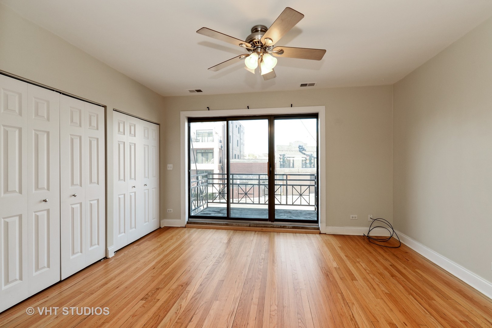 3765 North Racine Avenue, Unit C Chicago, IL 60613 - Photo 3 of 11