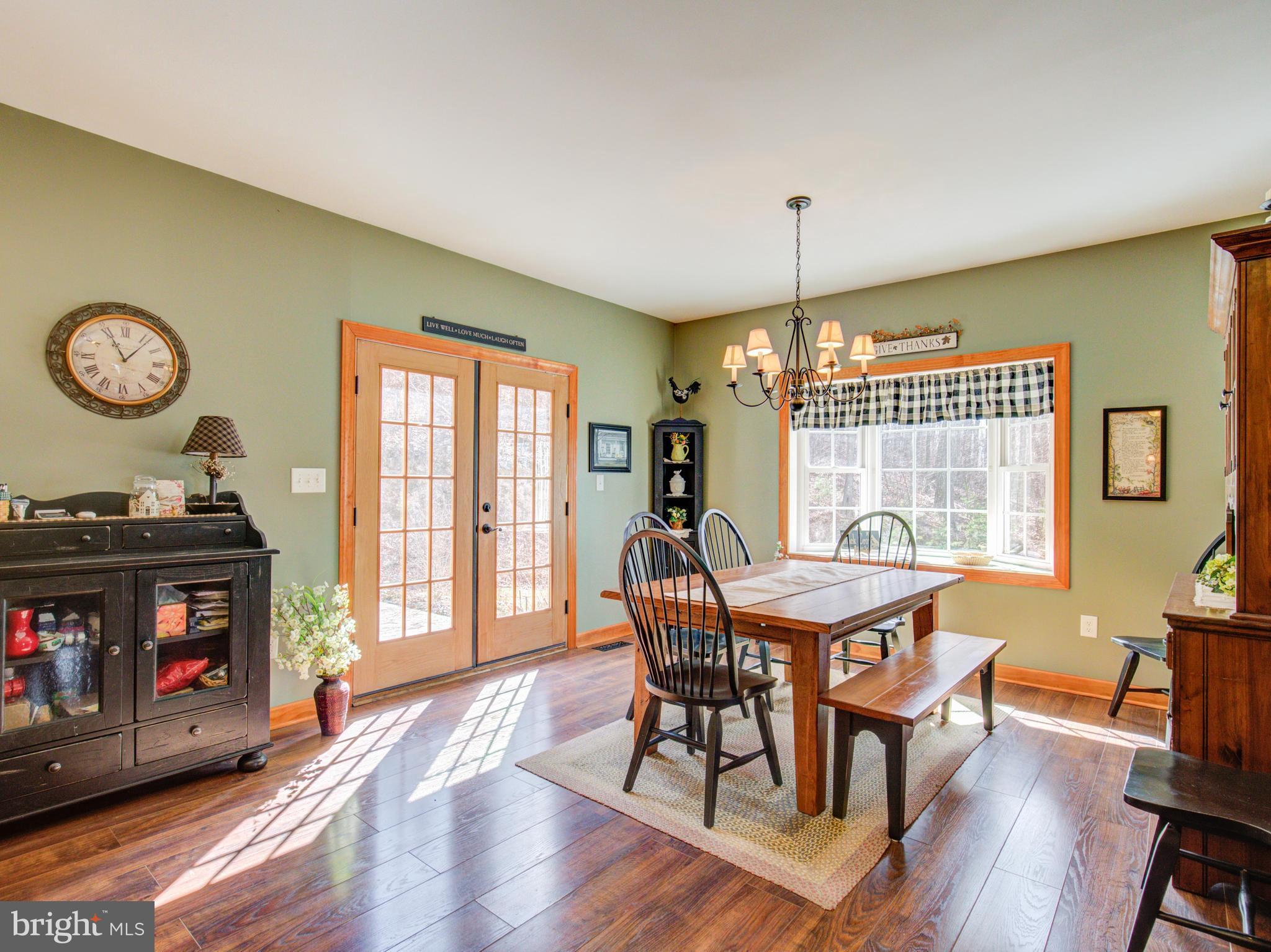 1174 Perry Road Winchester, VA 22602 - Photo 9 of 25 Dining Room