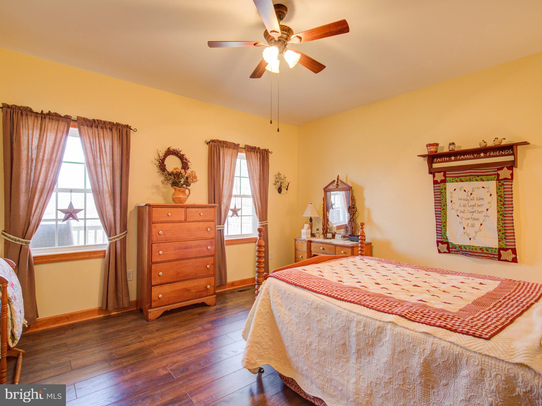 1174 Perry Road Winchester, VA 22602 - Photo 10 of 25 First floor master
