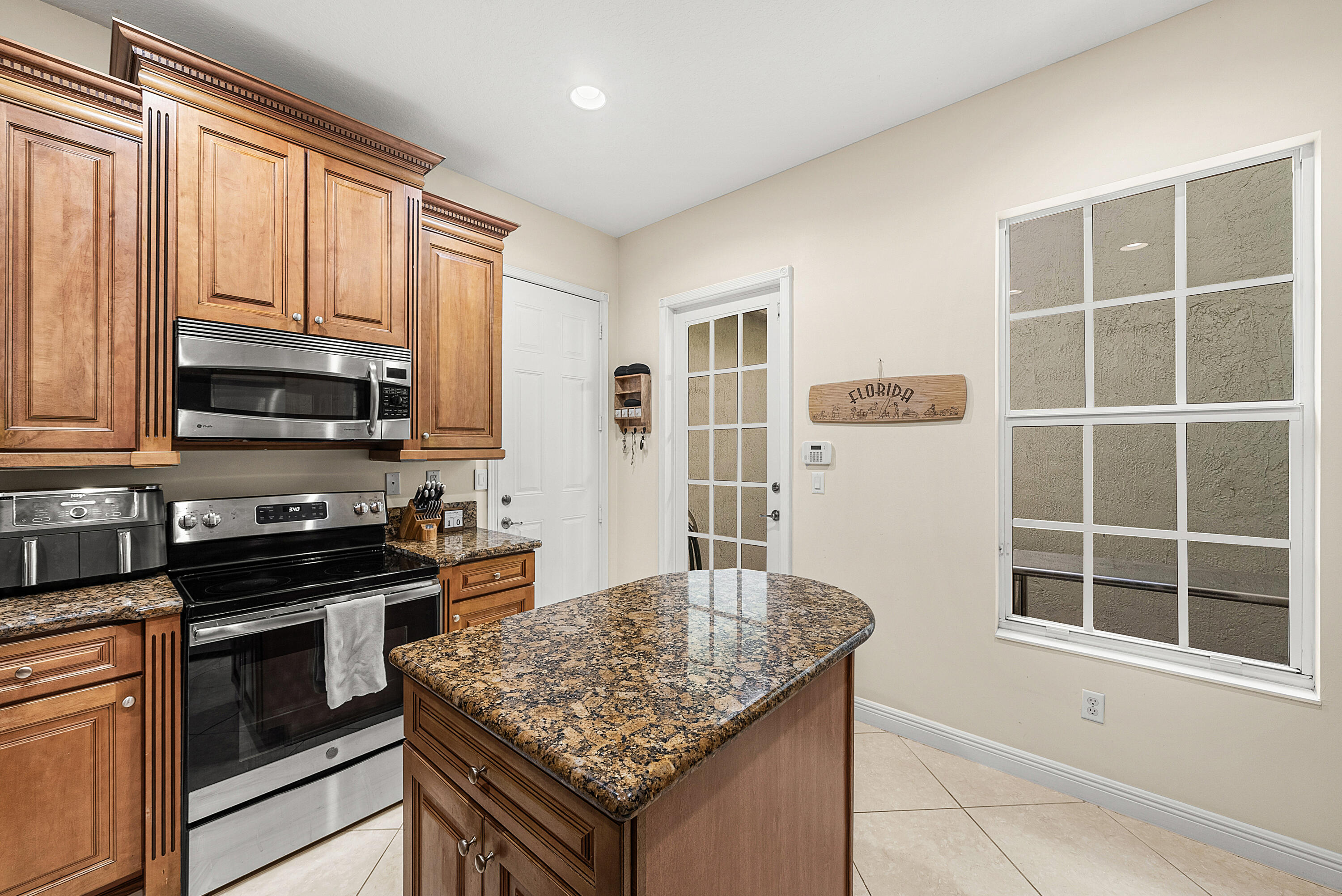 704 Northwest 83rd Place Boca Raton, FL 33487 - Photo 15 of 42 Kitchen