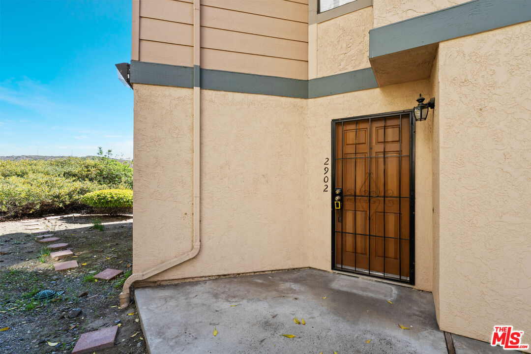 2902 Anawood Way Spring Valley, CA 91978 - Photo 4 of 49 Gallery Image 4