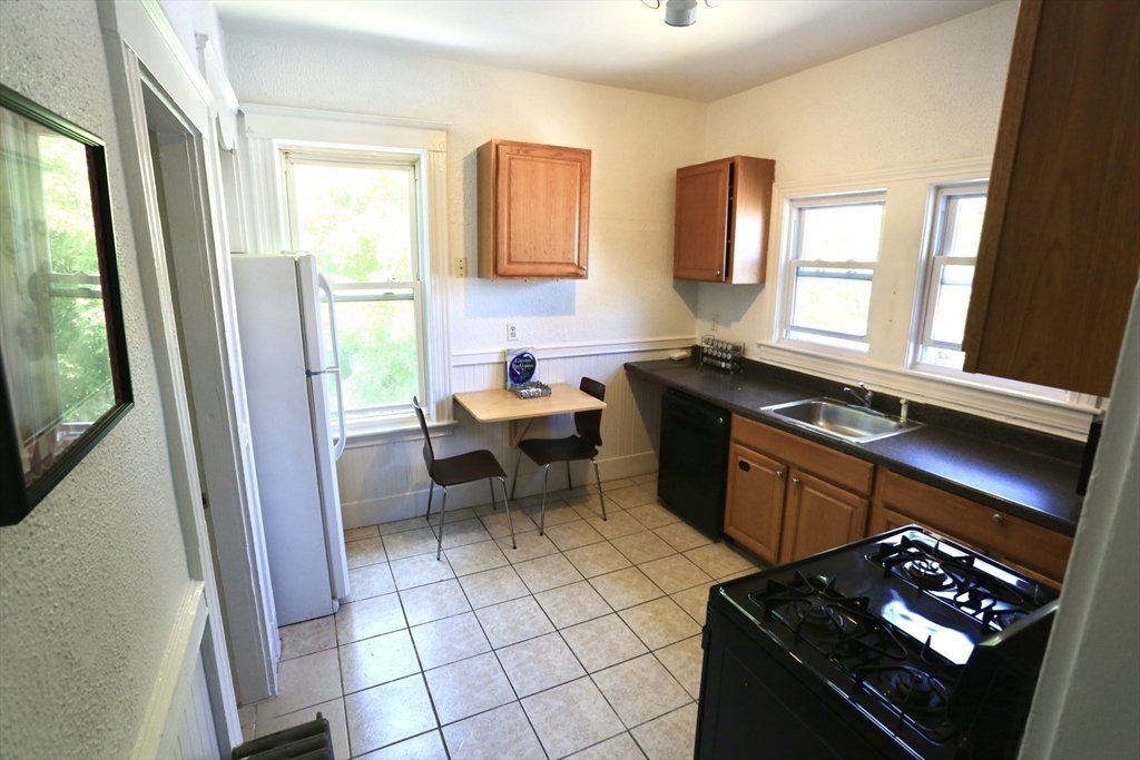 124 Forest Street Medford, MA 02155 - Photo 21 of 29