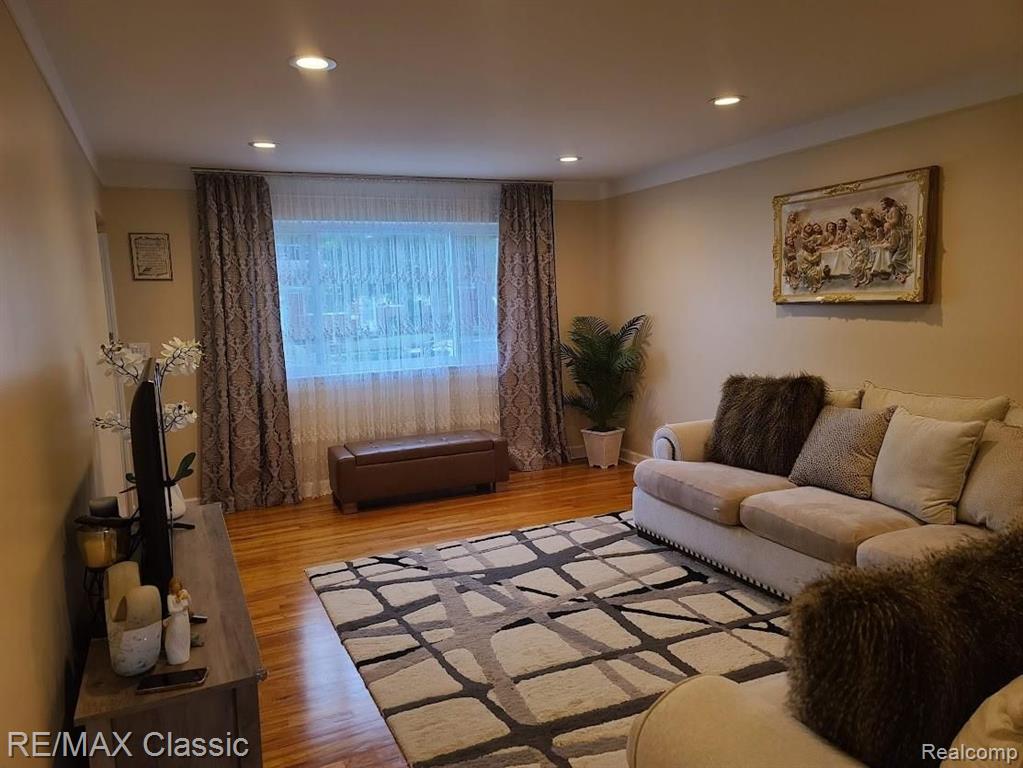 2367 Edwin Drive Warren, MI 48092 - Photo 9 of 27 Gallery Image 9