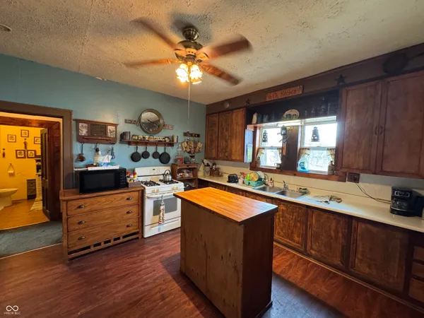 $159,500 | 7120 Highway 52, Arlington, IN 46104