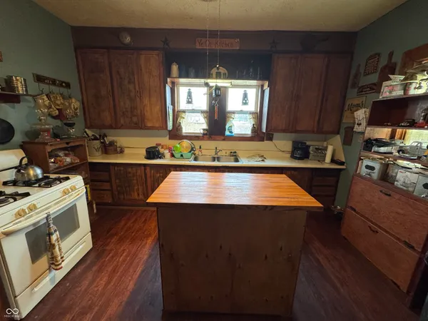 $159,500 | 7120 Highway 52, Arlington, IN 46104