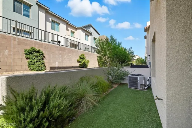 $575,000 | 600 Carriage Hill Drive, Unit 1094, Las Vegas, NV 89138