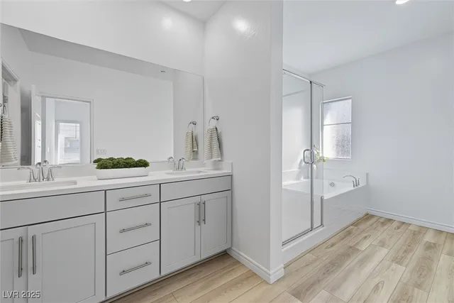 $575,000 | 600 Carriage Hill Drive, Unit 1094, Las Vegas, NV 89138