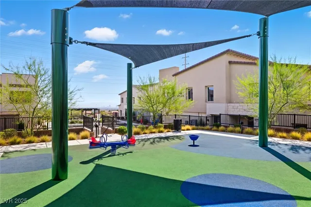 $575,000 | 600 Carriage Hill Drive, Unit 1094, Las Vegas, NV 89138