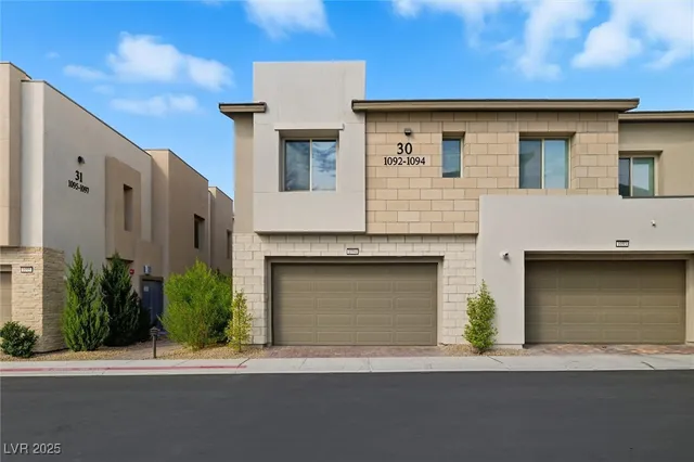 $575,000 | 600 Carriage Hill Drive, Unit 1094, Las Vegas, NV 89138
