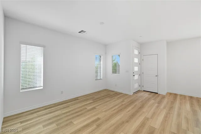 $575,000 | 600 Carriage Hill Drive, Unit 1094, Las Vegas, NV 89138