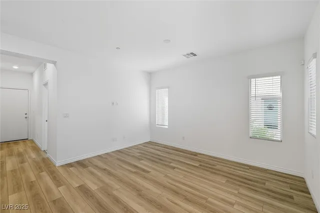 $575,000 | 600 Carriage Hill Drive, Unit 1094, Las Vegas, NV 89138