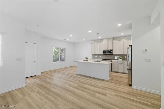 $575,000 | 600 Carriage Hill Drive, Unit 1094, Las Vegas, NV 89138