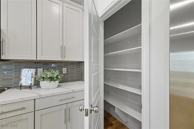 $575,000 | 600 Carriage Hill Drive, Unit 1094, Las Vegas, NV 89138