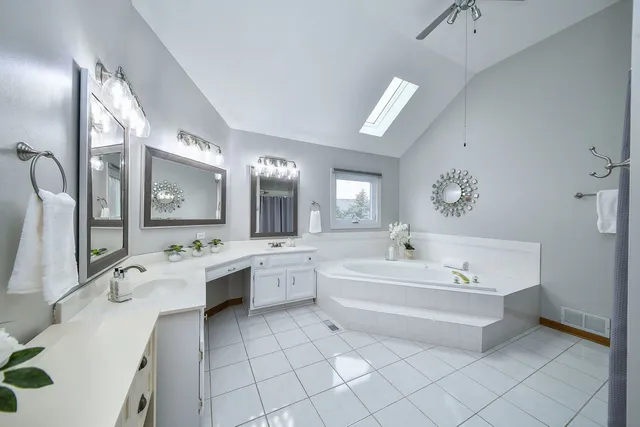 $705,900 | 310 Westhaven Circle, Geneva, IL 60134