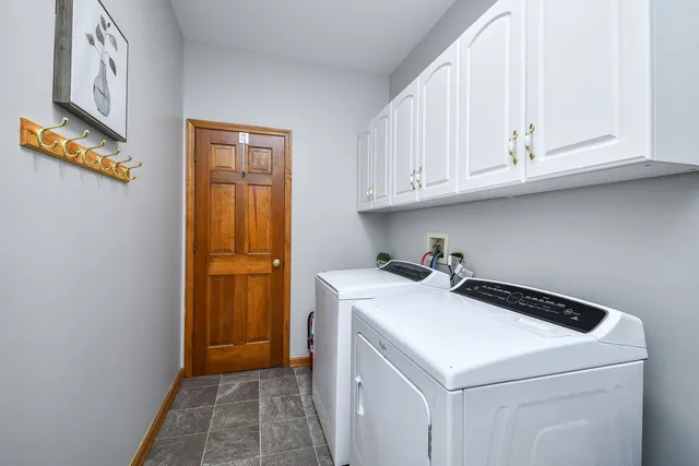 $705,900 | 310 Westhaven Circle, Geneva, IL 60134