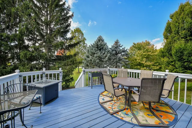 $705,900 | 310 Westhaven Circle, Geneva, IL 60134