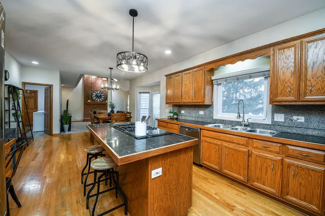 $705,900 | 310 Westhaven Circle, Geneva, IL 60134