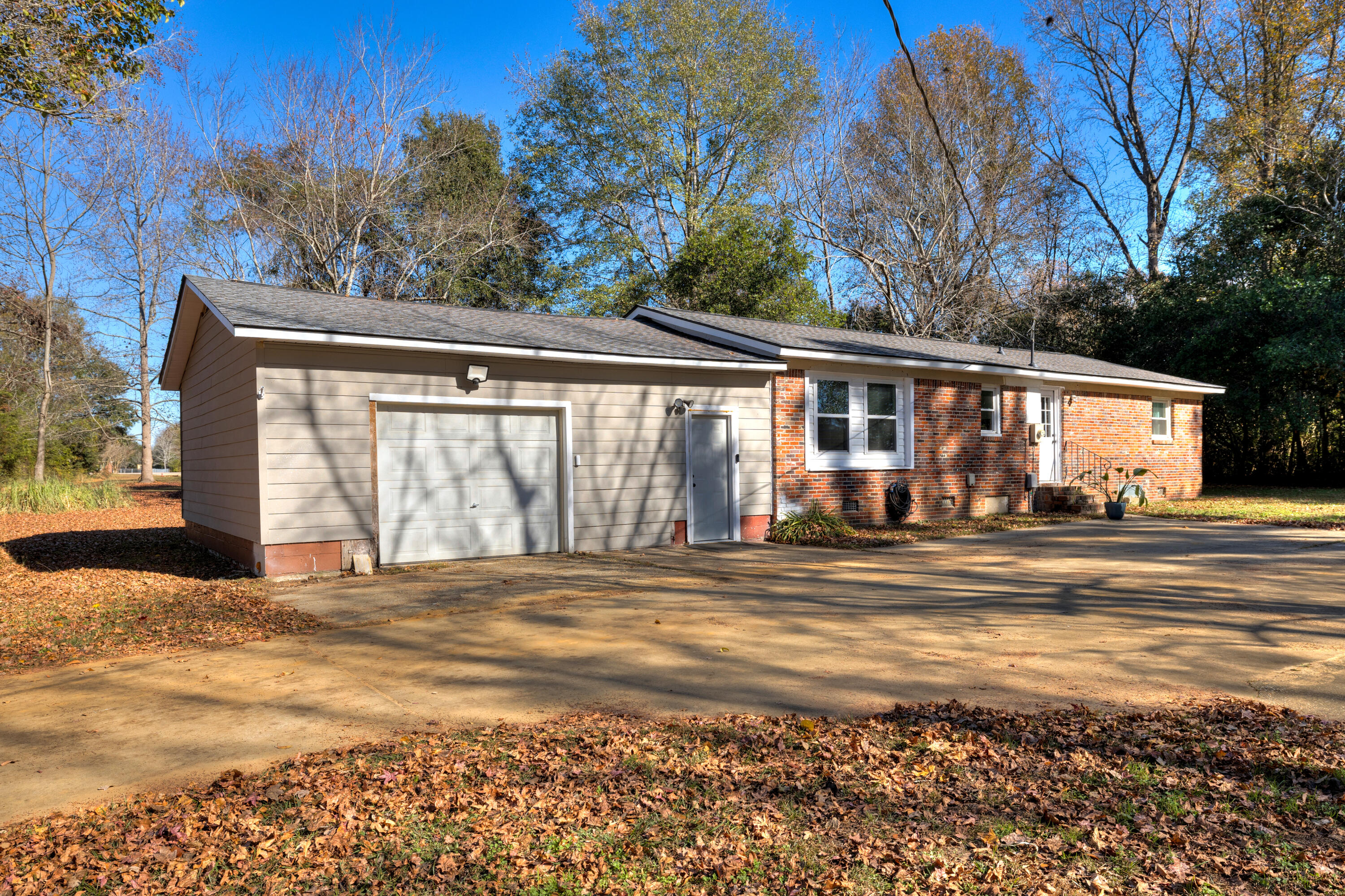 392 Brunswick Road Sumter, SC 29153 - Photo 8 of 37
