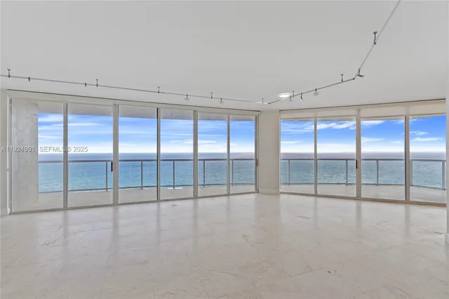 $9,950 | 18671 Collins Avenue, Unit 1702, Sunny Isles Beach, FL 33160