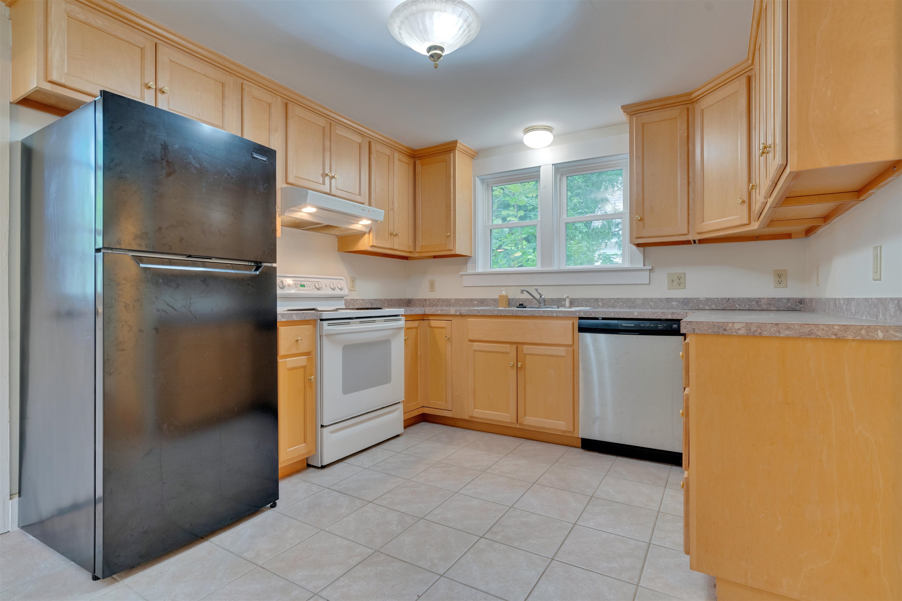 1 Magnolia Lane Exeter, NH 03833 - Photo 7 of 38