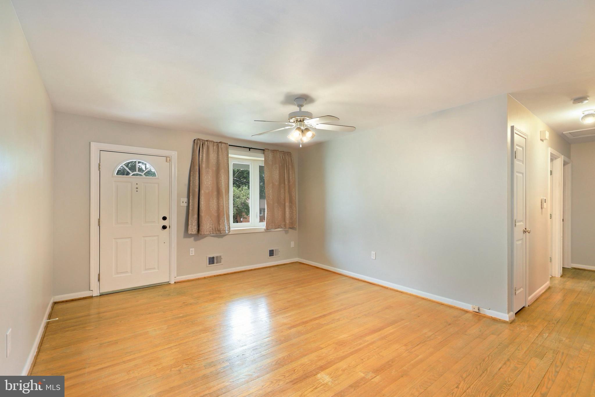 6915 Northgate Parkway Clinton, MD 20735 - Photo 3 of 53