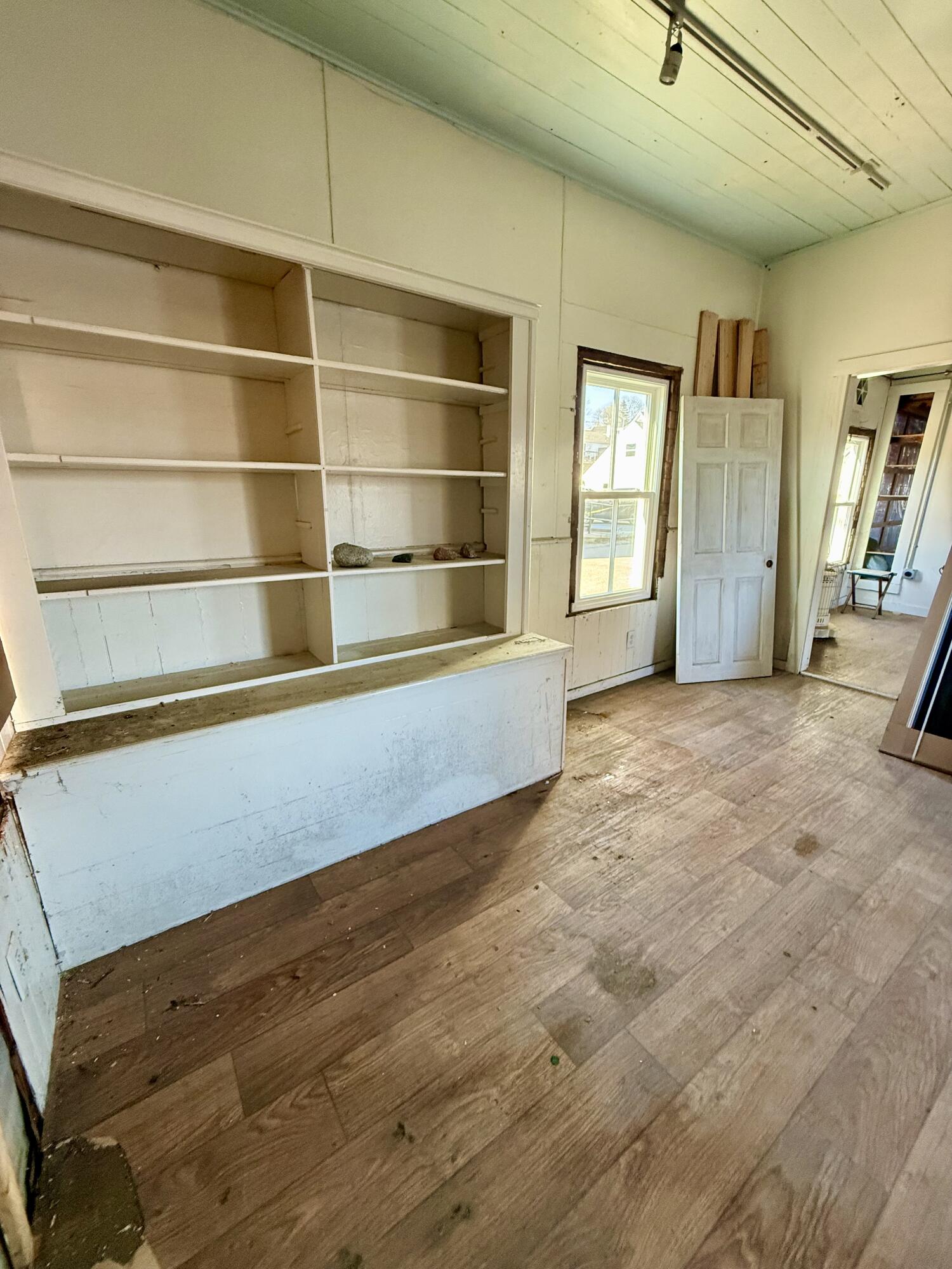 10 West Main Street Vinalhaven, ME 04863 - Photo 5 of 23 IMG_4455