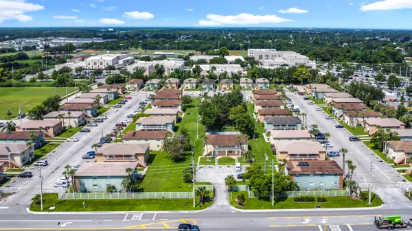 $165,000 | 694 Michigan Court, Unit 1, St. Cloud, FL 34769