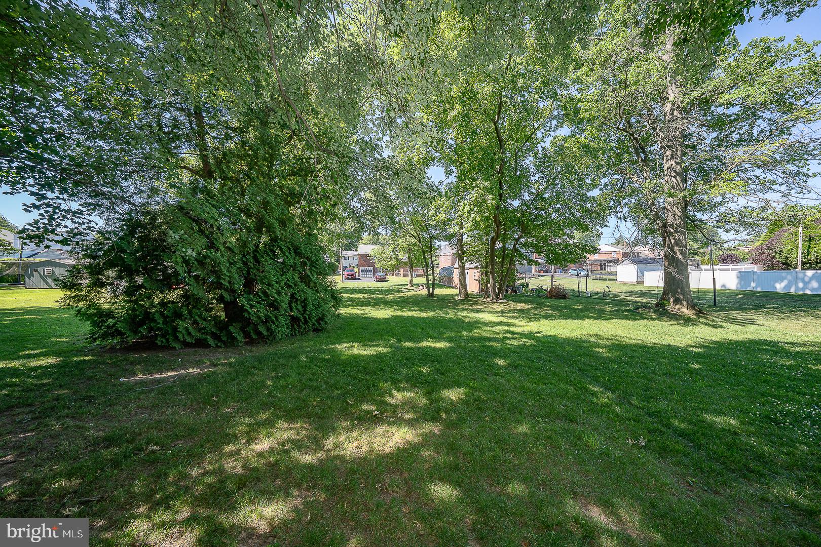 437 Rittenhouse Circle Havertown, PA 19083 - Photo 44 of 55 Lush green oasis in a serene setting.