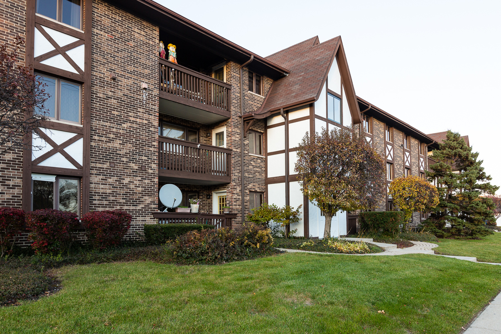 5646 West 103rd Street, Unit 206 Oak Lawn, IL 60453 - Photo 1 of 15