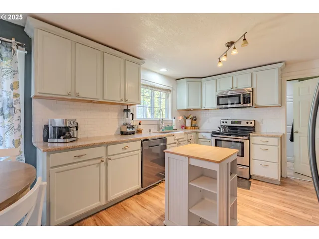 $469,900 | 1016 Northeast 163rd Avenue, Vancouver, WA 98684