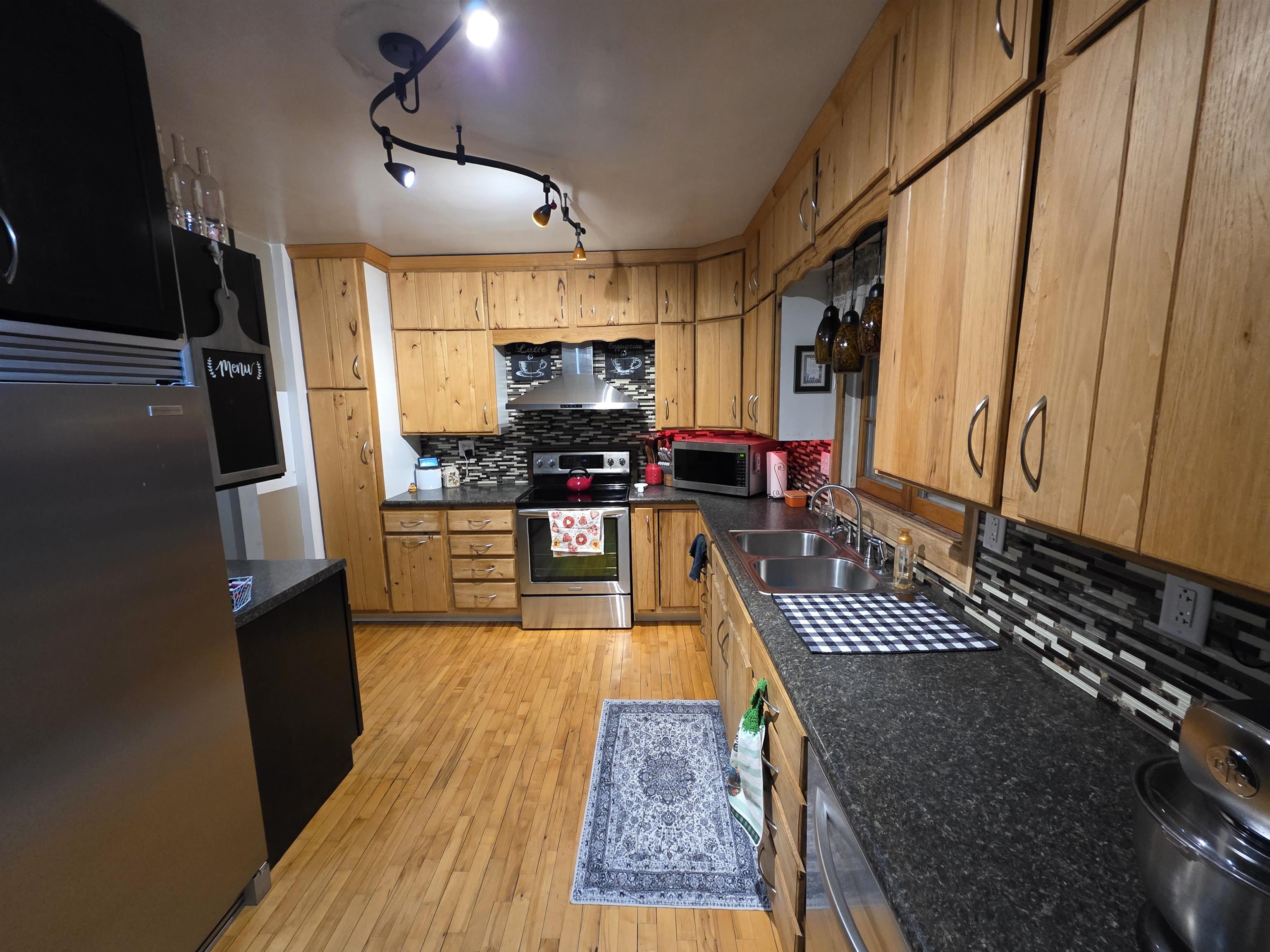 219 Spring Street Fox Lake, WI 53933 - Photo 10 of 32