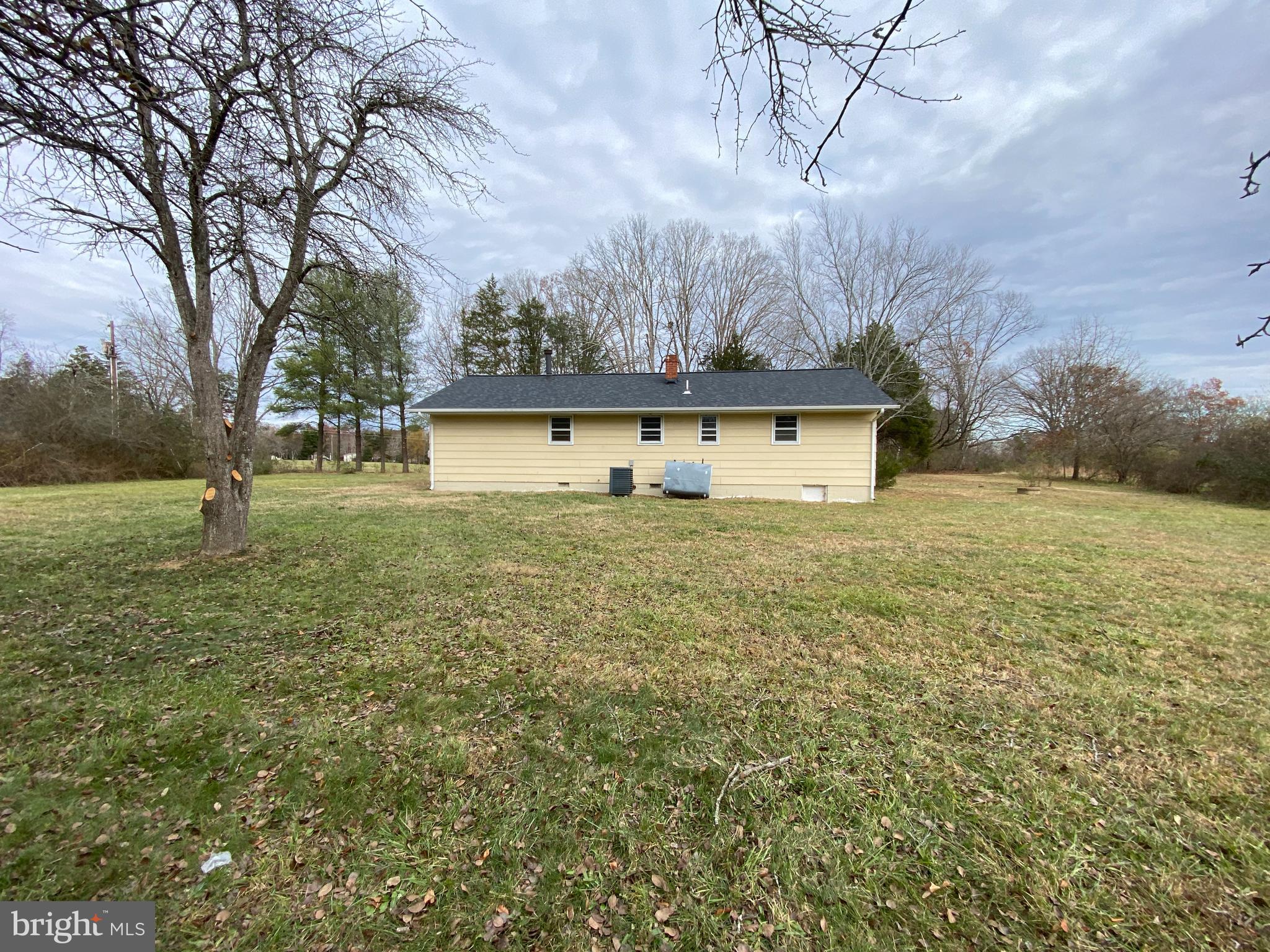 10514 Robert E Lee Drive Spotsylvania, VA 22551 - Photo 25 of 28 a view of a yard with an outdoor space