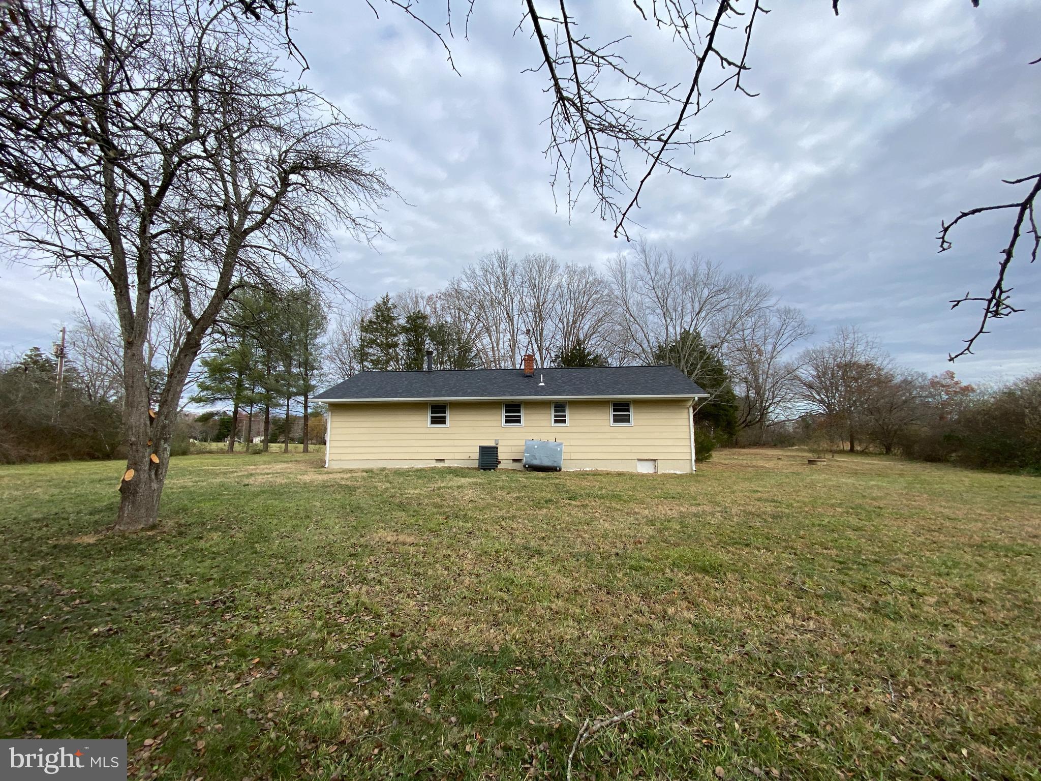 10514 Robert E Lee Drive Spotsylvania, VA 22551 - Photo 26 of 28 a view of outdoor space and yard