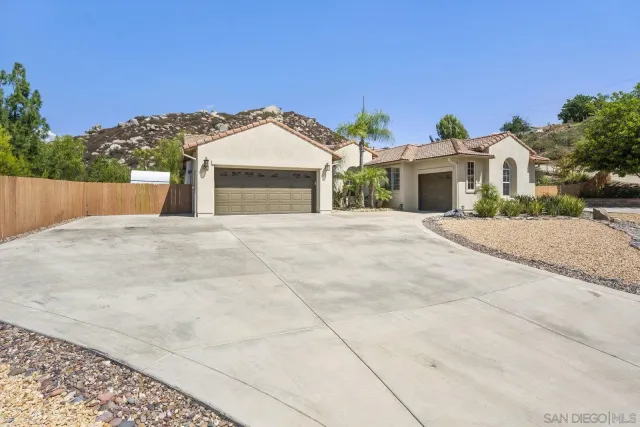 $1,025,000 | 23676 Calle Ovieda, Ramona, CA 92065