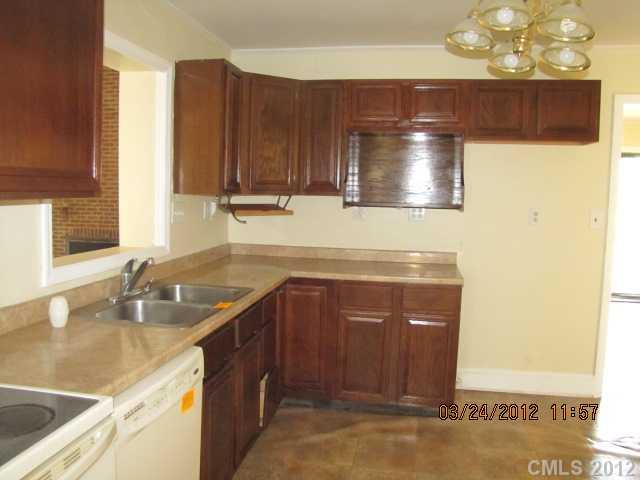 9112 Robinson Church Road Charlotte, NC 28215 - Photo 10 of 12 Gallery Image 10