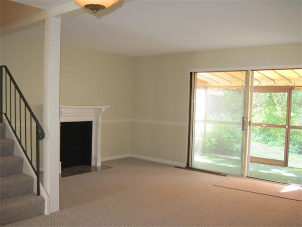 17 Beal's Cove Road, Unit E Hingham, MA 02043 - Photo 3 of 10 Gallery Image 3
