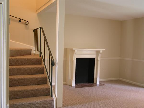 17 Beal's Cove Road, Unit E Hingham, MA 02043 - Photo 4 of 10 Gallery Image 4