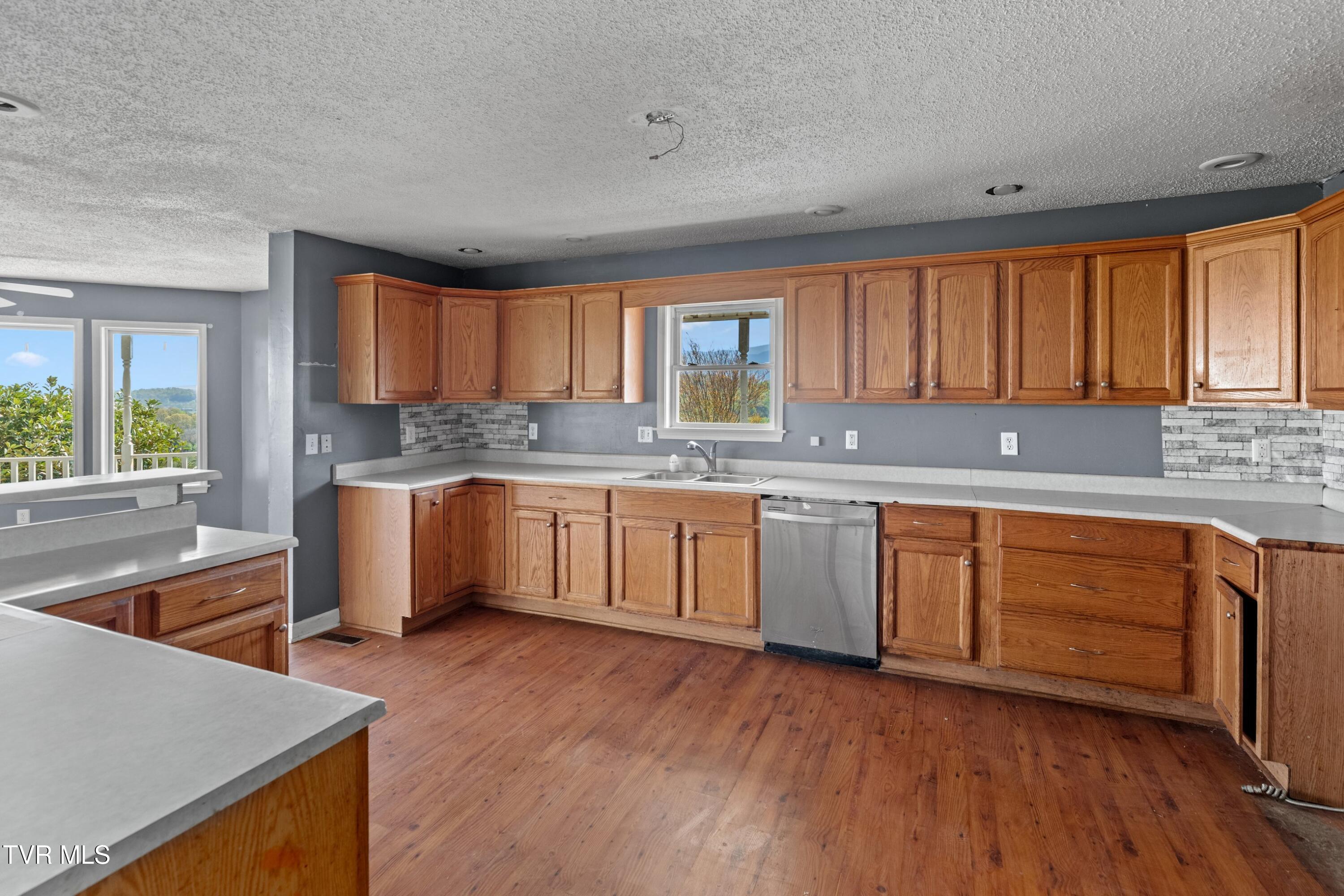 1480 Foxford Road Greeneville, TN 37743 - Photo 9 of 56 009-1480FoxfordRoad-Greeneville-TN-37743