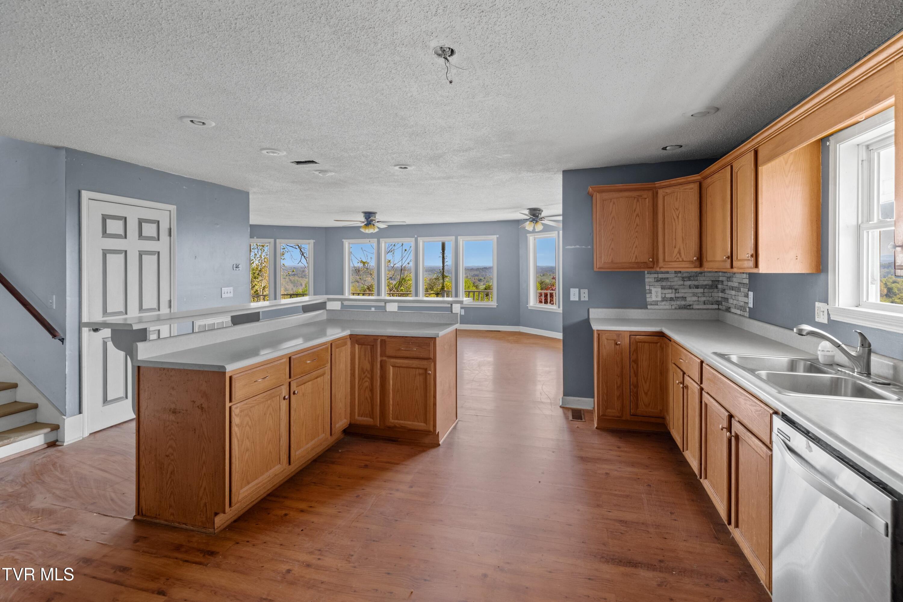 1480 Foxford Road Greeneville, TN 37743 - Photo 10 of 56 010-1480FoxfordRoad-Greeneville-TN-37743