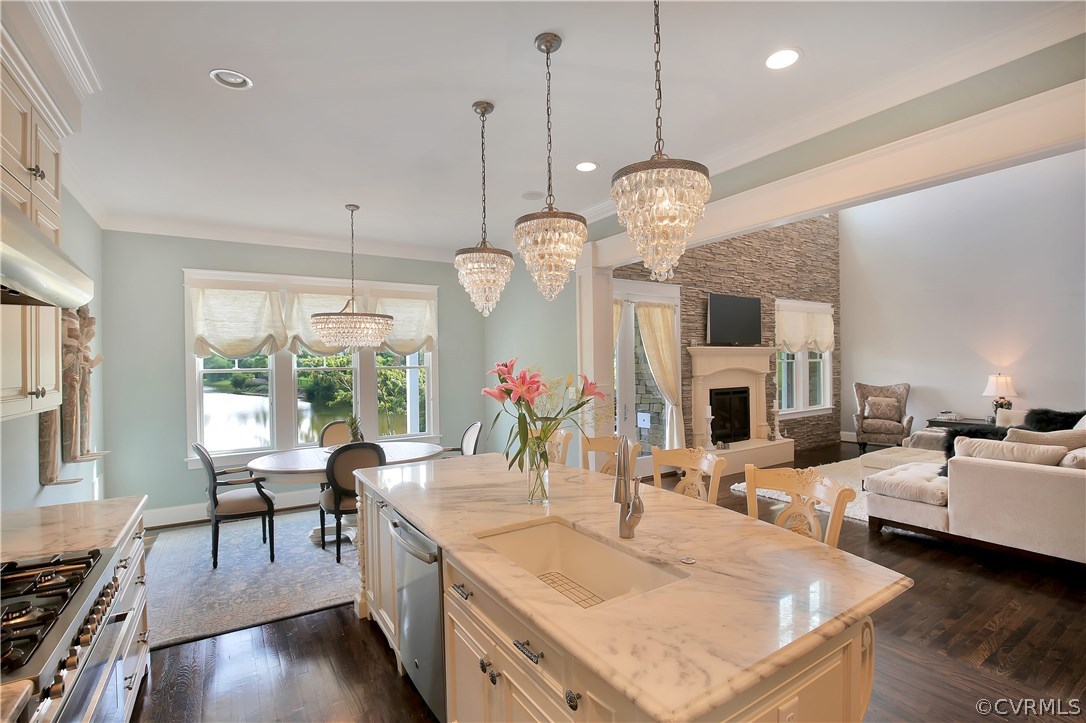 550 Raleigh Manor Road Richmond, VA 23229 - Photo 8 of 24 Gallery Image 8