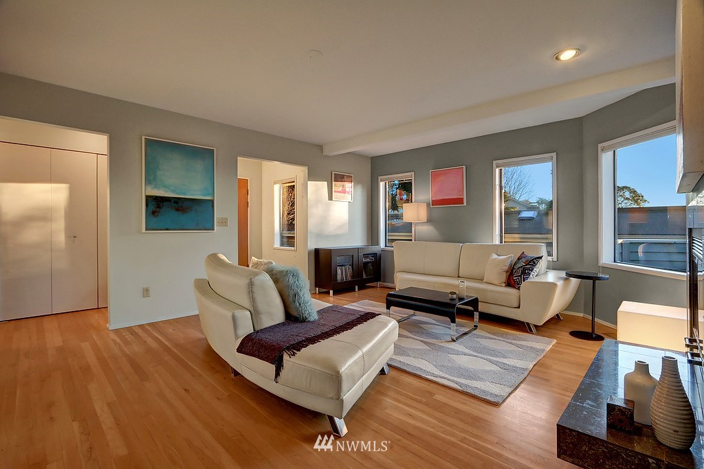 6641 Beveridge Place Southwest Seattle, WA 98136 - Photo 2 of 23 Gallery Image 2