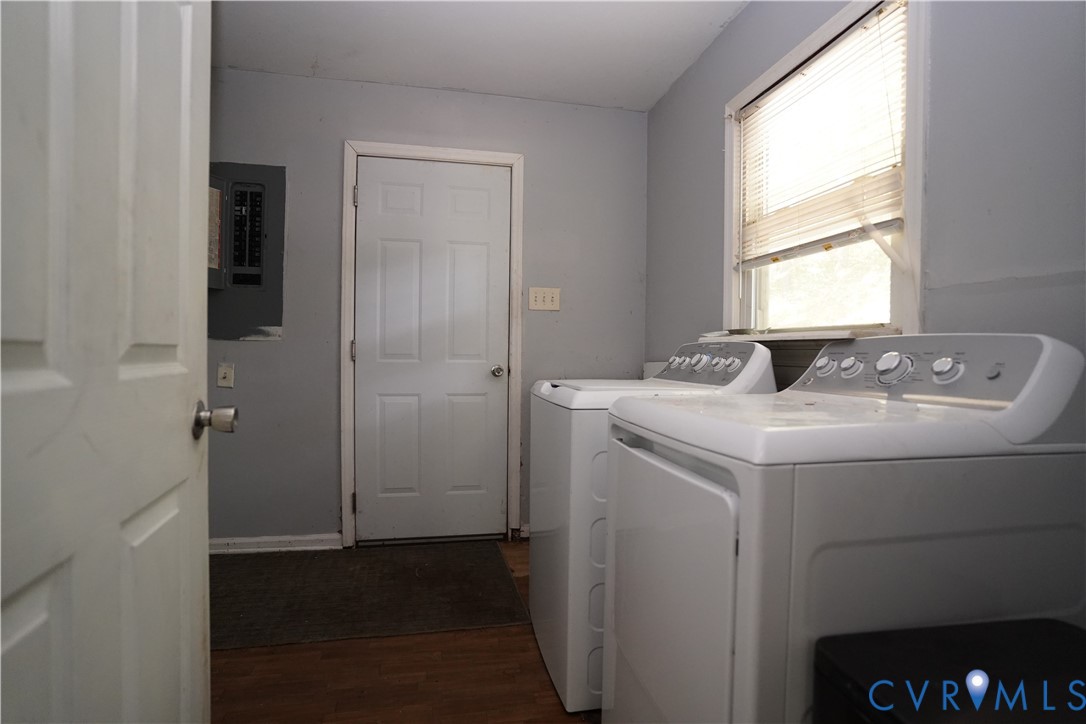1439 Mahixon Road Manquin, VA 23106 - Photo 7 of 13 Laundry room with separate washer and dryer, elect