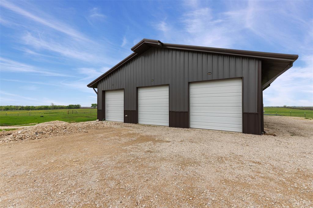 201 W Road Waxahachie, TX 75165 - Photo 36 of 40 a house with a outdoor space