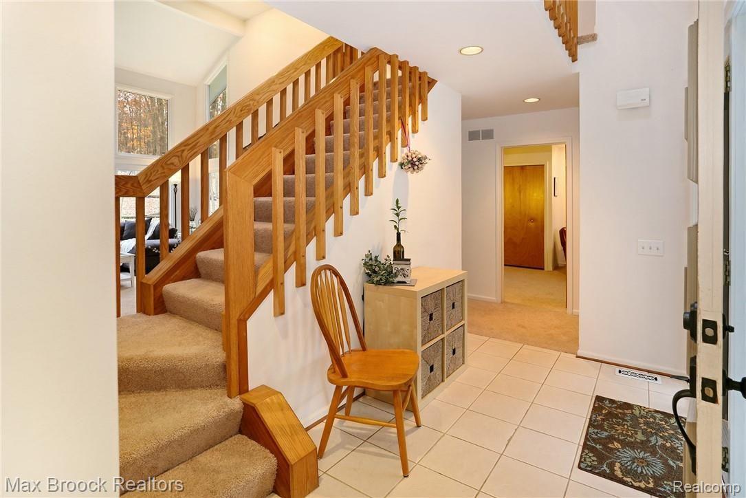 9970 Misty Ridge Circle Clarkston, MI 48348 - Photo 12 of 38 IMG_0085.jpg