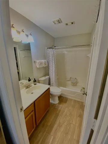 $1,700 | 11901 Swearingen Drive, Unit 117, Austin, TX 78758