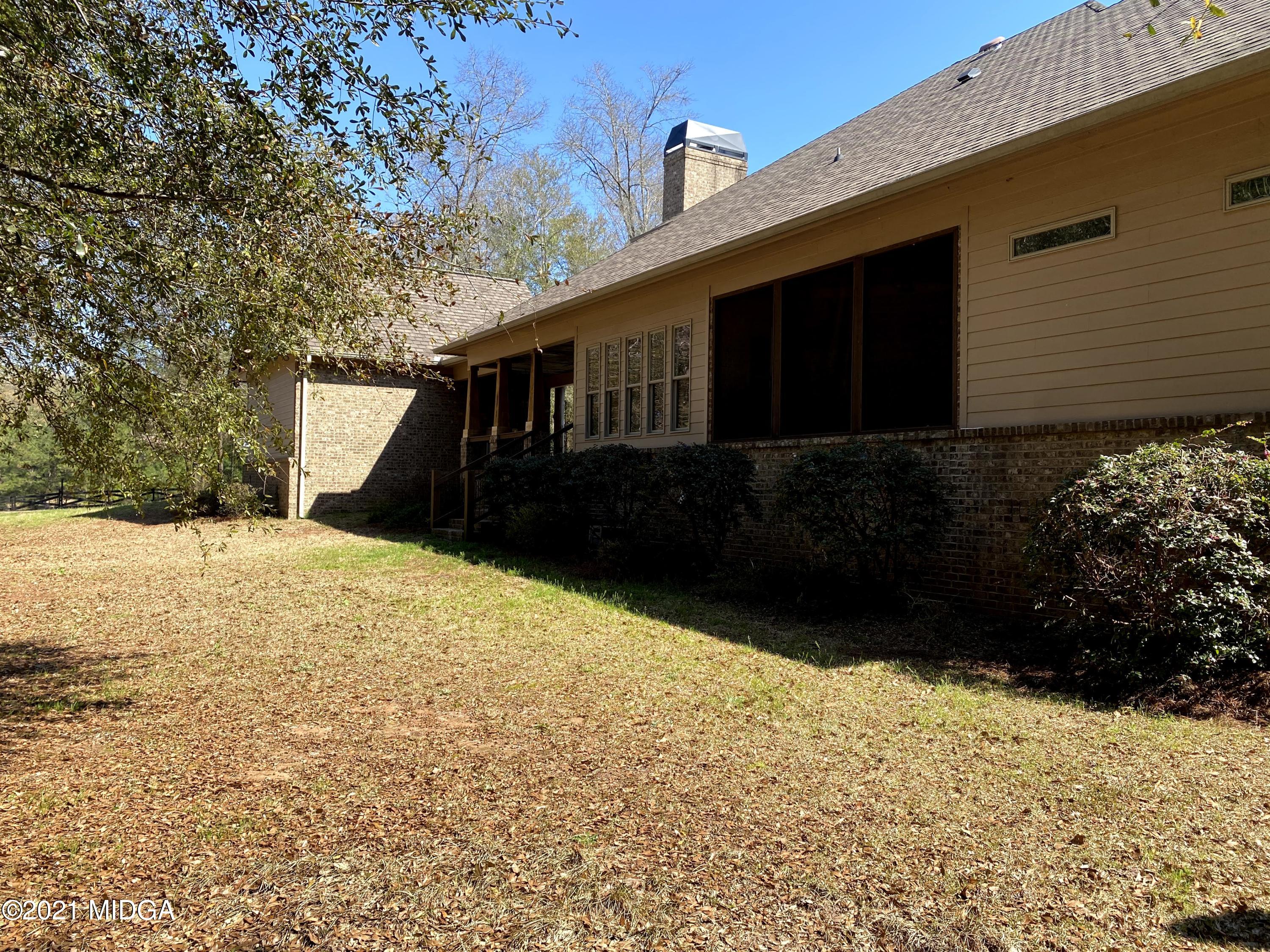 619 Harper Road Perry, GA 31069 - Photo 5 of 27 a front view of house with yard