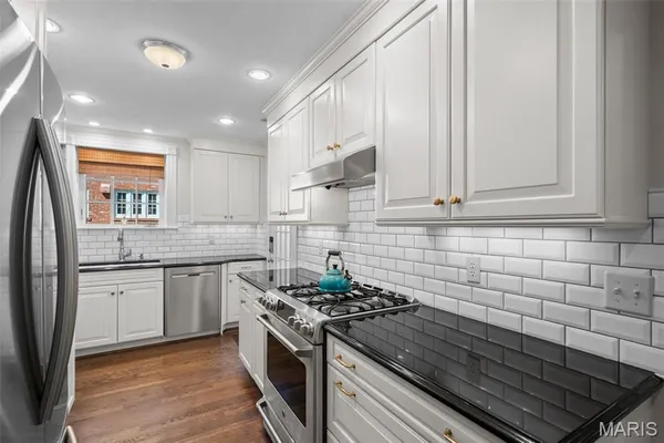 $1,050,000 | 7447 York Drive, Clayton, MO 63105